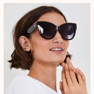 NWT Le Specs Le Vacanze Sunglasses